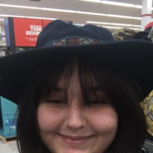 Meet your Posher, Taryn